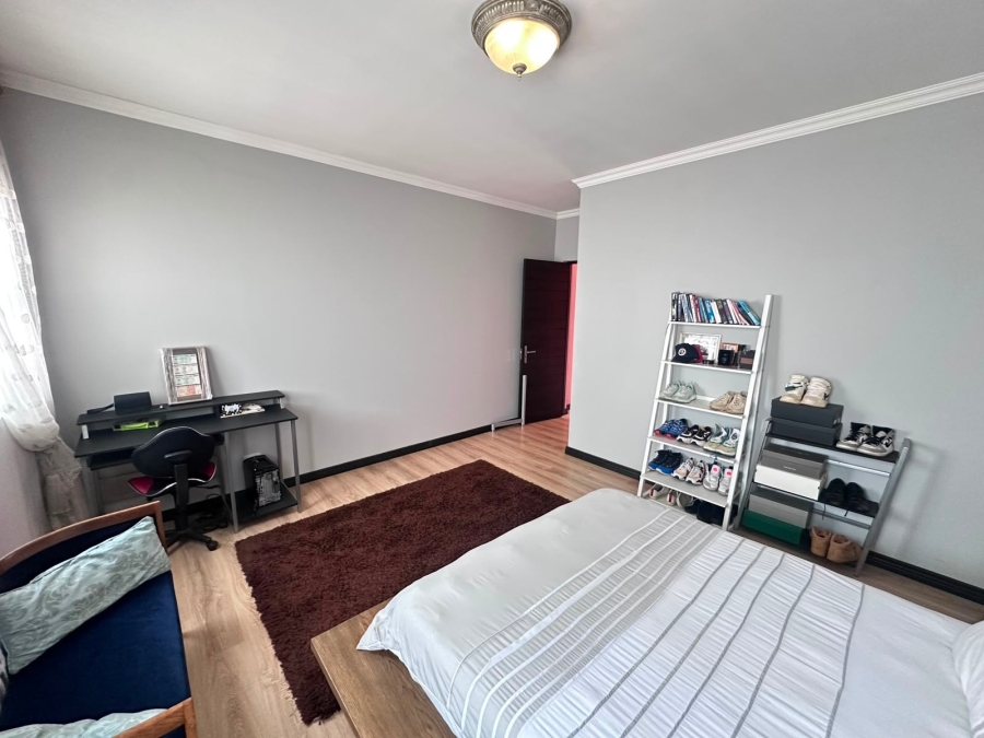 7 Bedroom Property for Sale in Midstream Estate Gauteng