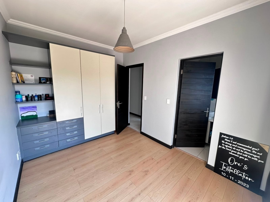 7 Bedroom Property for Sale in Midstream Estate Gauteng
