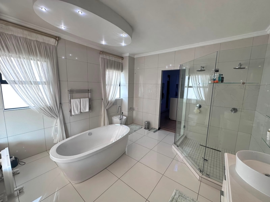 7 Bedroom Property for Sale in Midstream Estate Gauteng