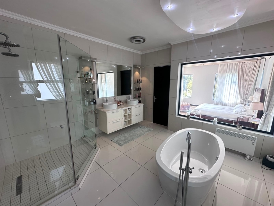 7 Bedroom Property for Sale in Midstream Estate Gauteng