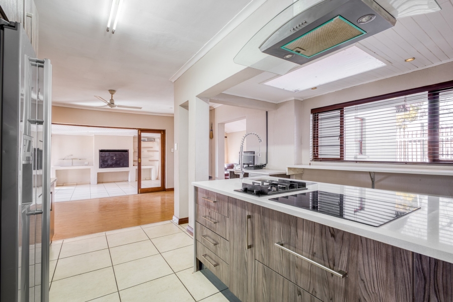 To Let 4 Bedroom Property for Rent in Lonehill Gauteng