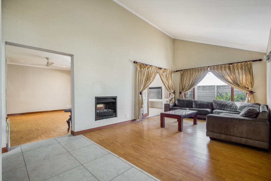 To Let 4 Bedroom Property for Rent in Lonehill Gauteng