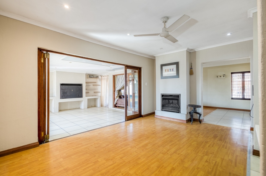 To Let 4 Bedroom Property for Rent in Lonehill Gauteng