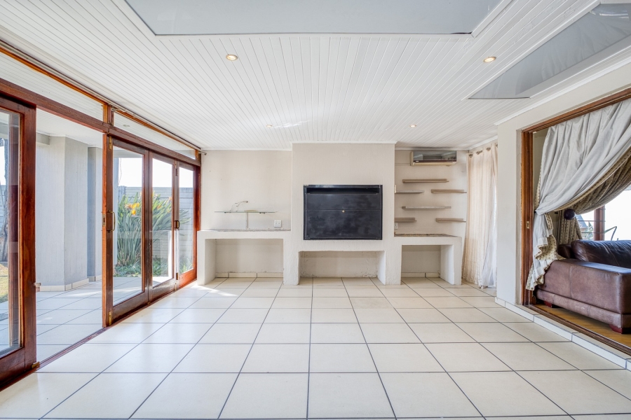 To Let 4 Bedroom Property for Rent in Lonehill Gauteng