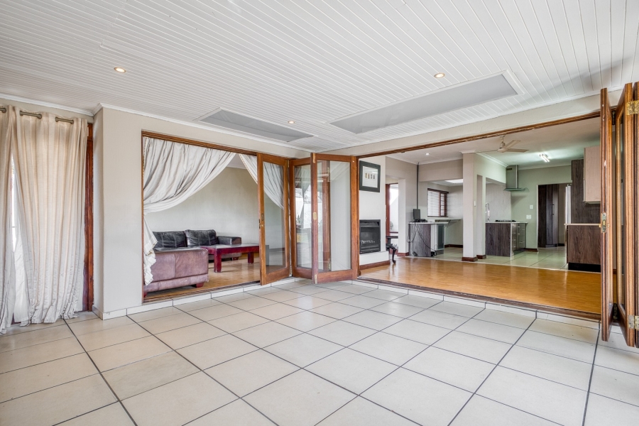 To Let 4 Bedroom Property for Rent in Lonehill Gauteng