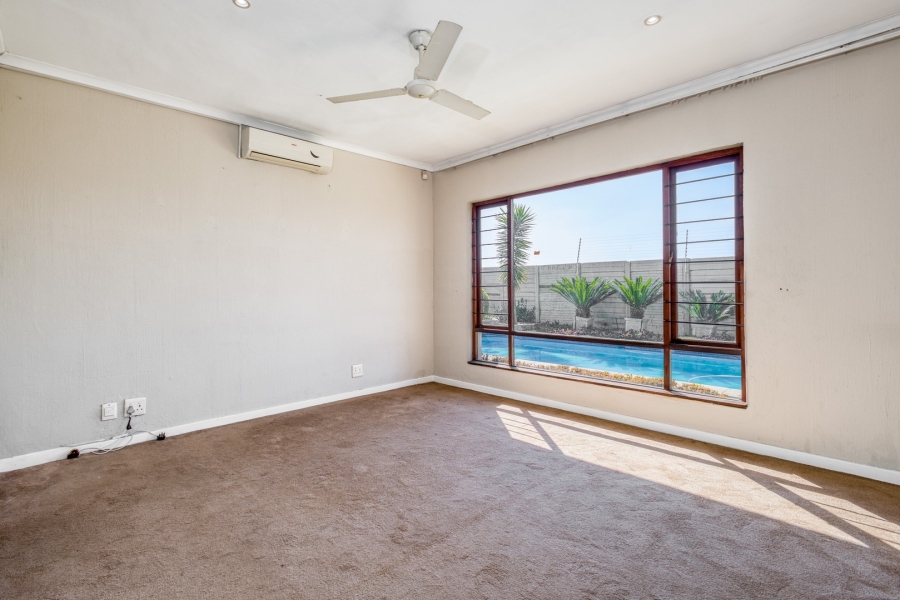 To Let 4 Bedroom Property for Rent in Lonehill Gauteng