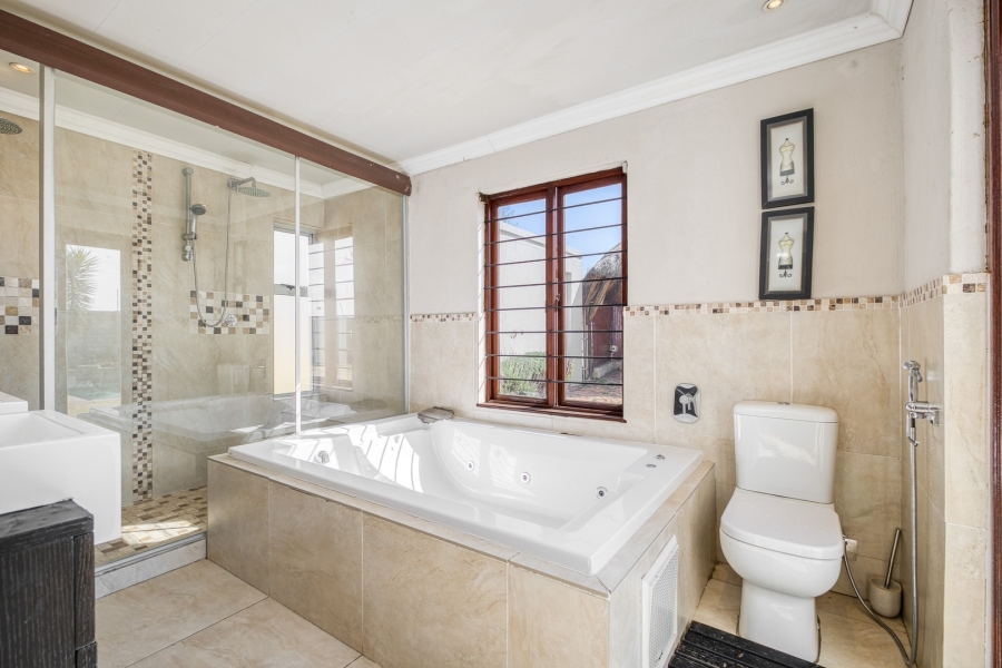 To Let 4 Bedroom Property for Rent in Lonehill Gauteng