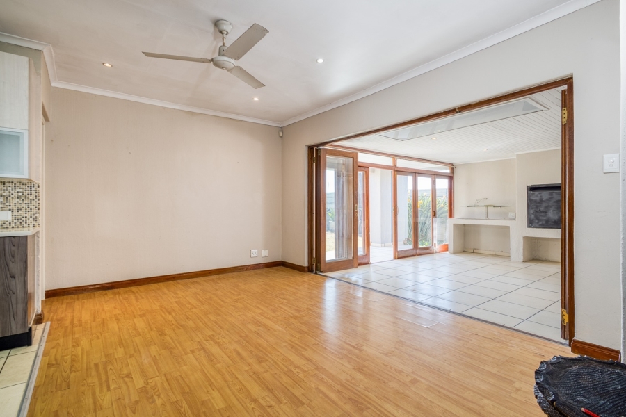 To Let 4 Bedroom Property for Rent in Lonehill Gauteng