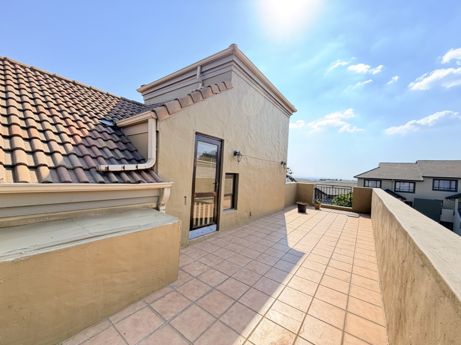 2 Bedroom Property for Sale in Lonehill Gauteng