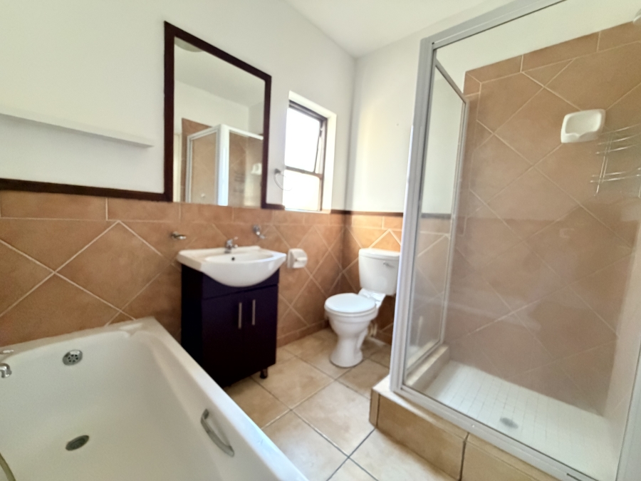 2 Bedroom Property for Sale in Lonehill Gauteng