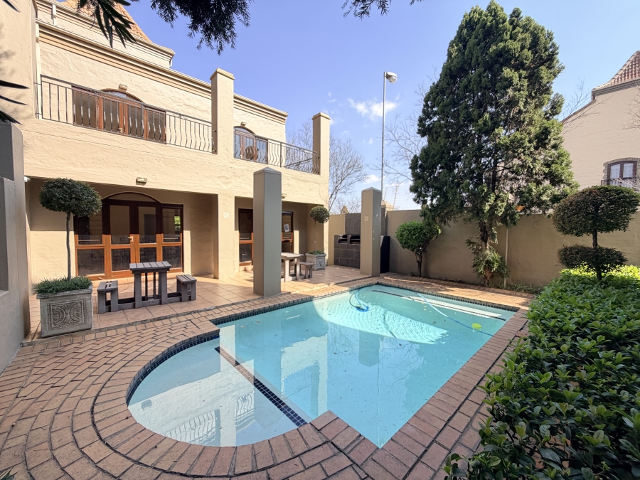 2 Bedroom Property for Sale in Lonehill Gauteng