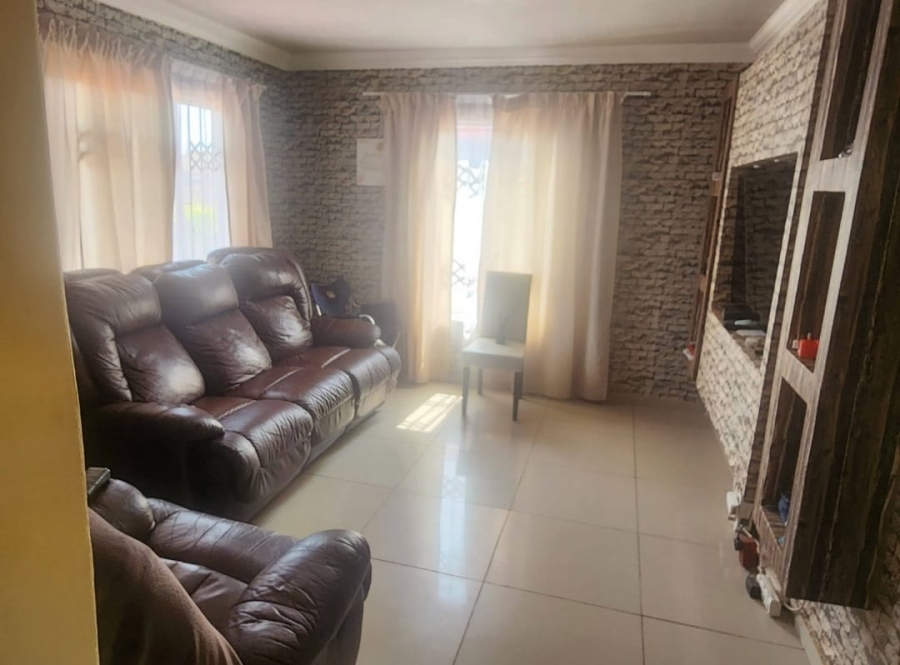 3 Bedroom Property for Sale in Soshanguve HH Gauteng
