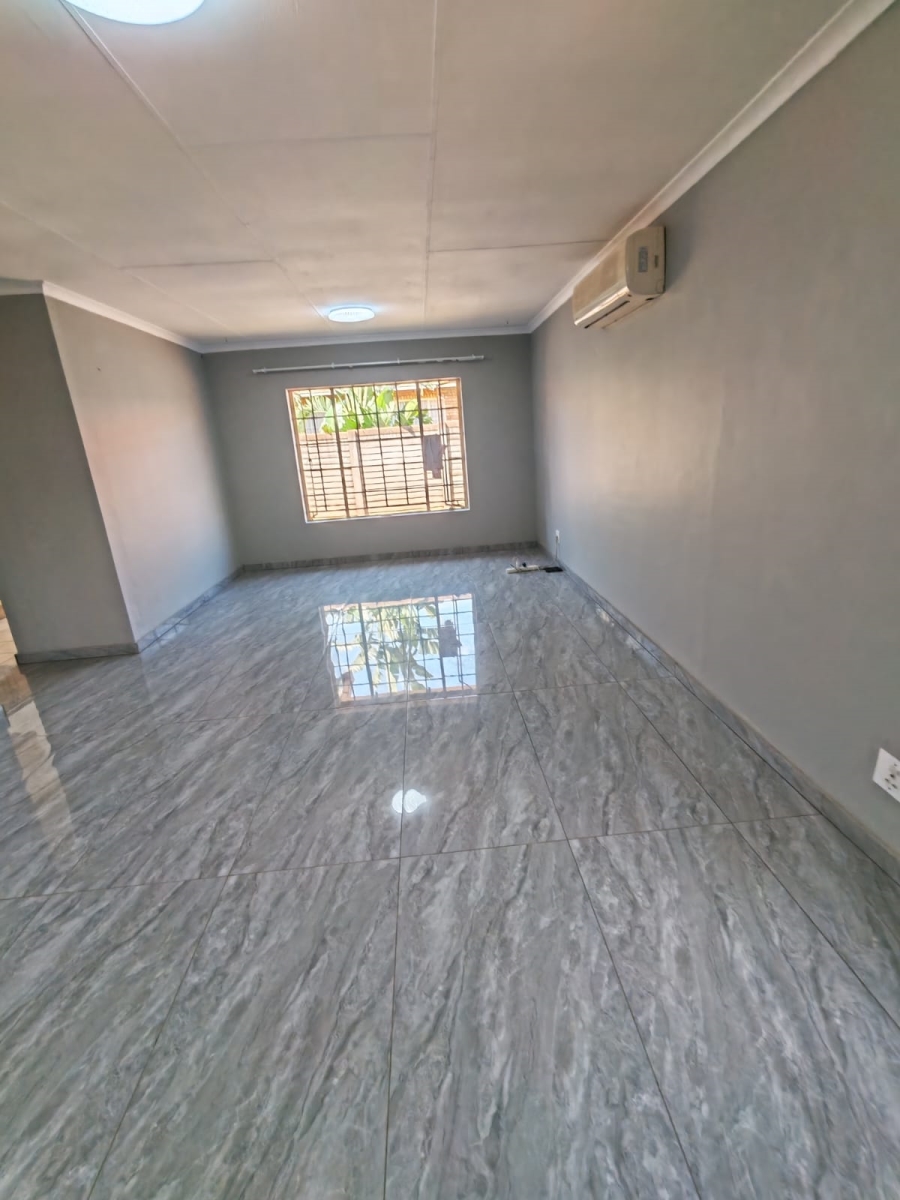 3 Bedroom Property for Sale in Dorandia Gauteng