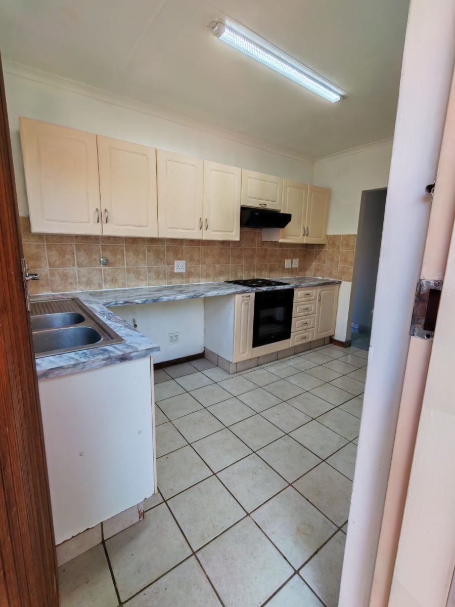 3 Bedroom Property for Sale in Dorandia Gauteng