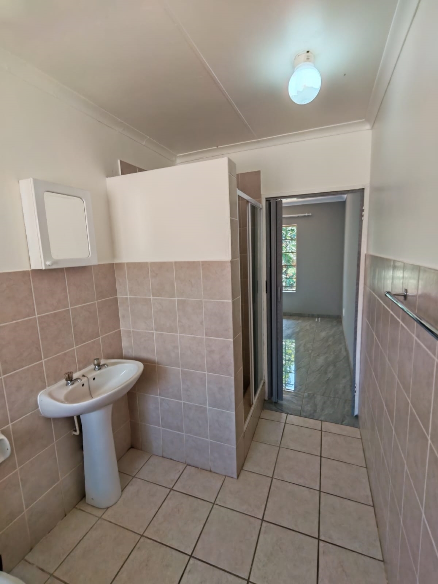 3 Bedroom Property for Sale in Dorandia Gauteng
