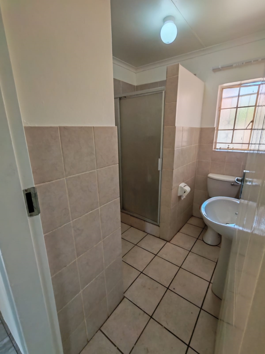 3 Bedroom Property for Sale in Dorandia Gauteng