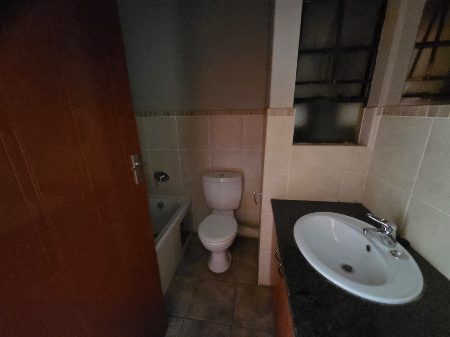 2 Bedroom Property for Sale in Magalieskruin Gauteng