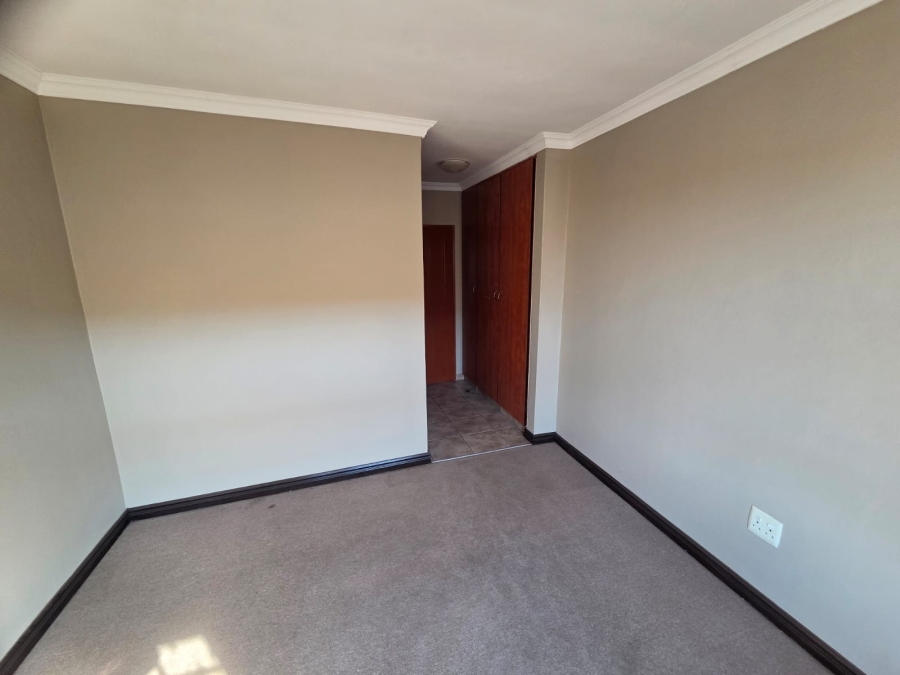 2 Bedroom Property for Sale in Magalieskruin Gauteng