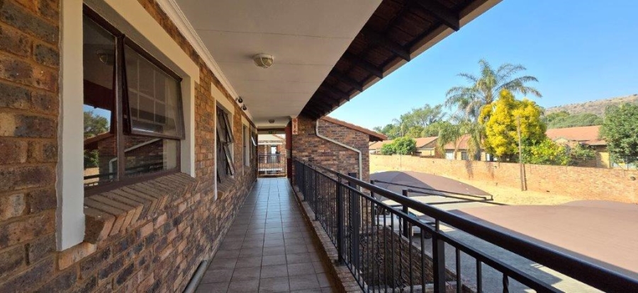 2 Bedroom Property for Sale in Magalieskruin Gauteng