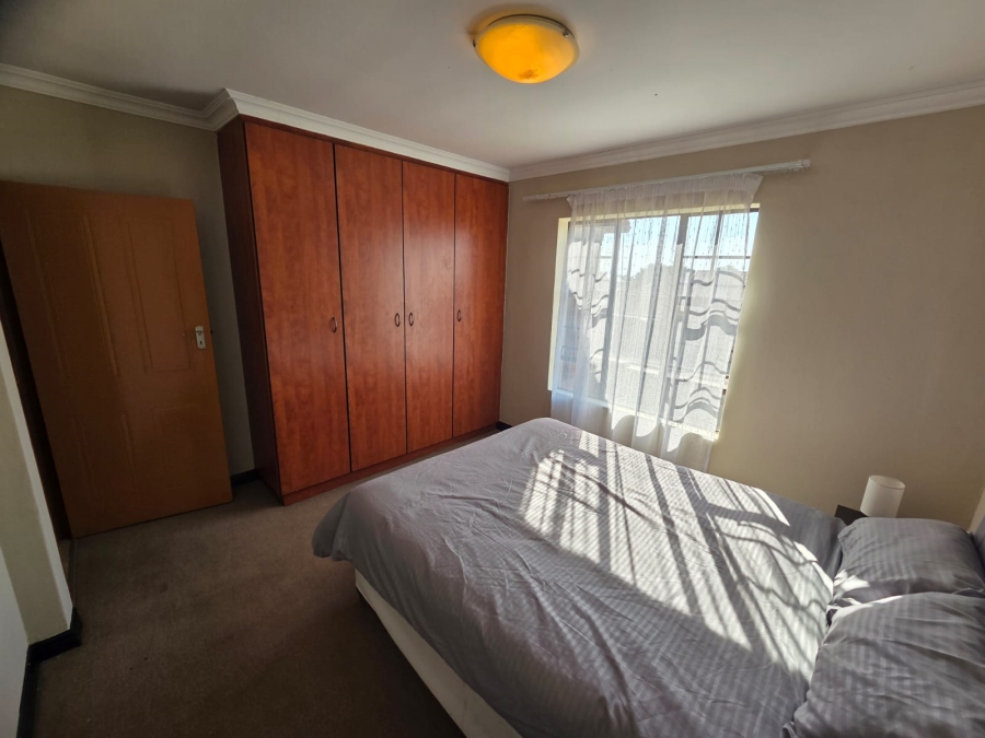 2 Bedroom Property for Sale in Magalieskruin Gauteng
