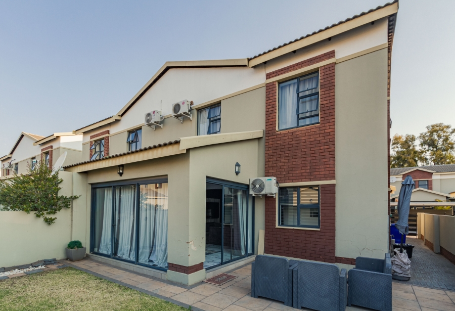 3 Bedroom Property for Sale in Equestria Gauteng