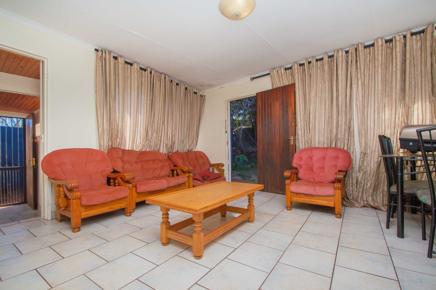 3 Bedroom Property for Sale in Roodekrans Gauteng