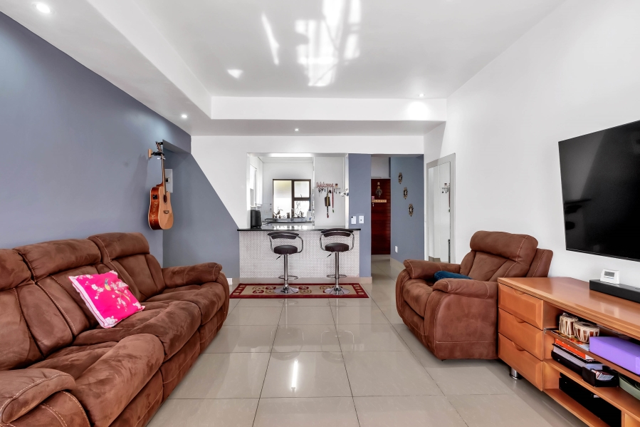 3 Bedroom Property for Sale in Benmore Gardens Gauteng