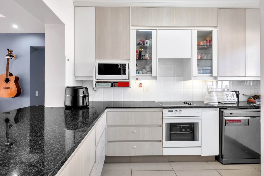3 Bedroom Property for Sale in Benmore Gardens Gauteng