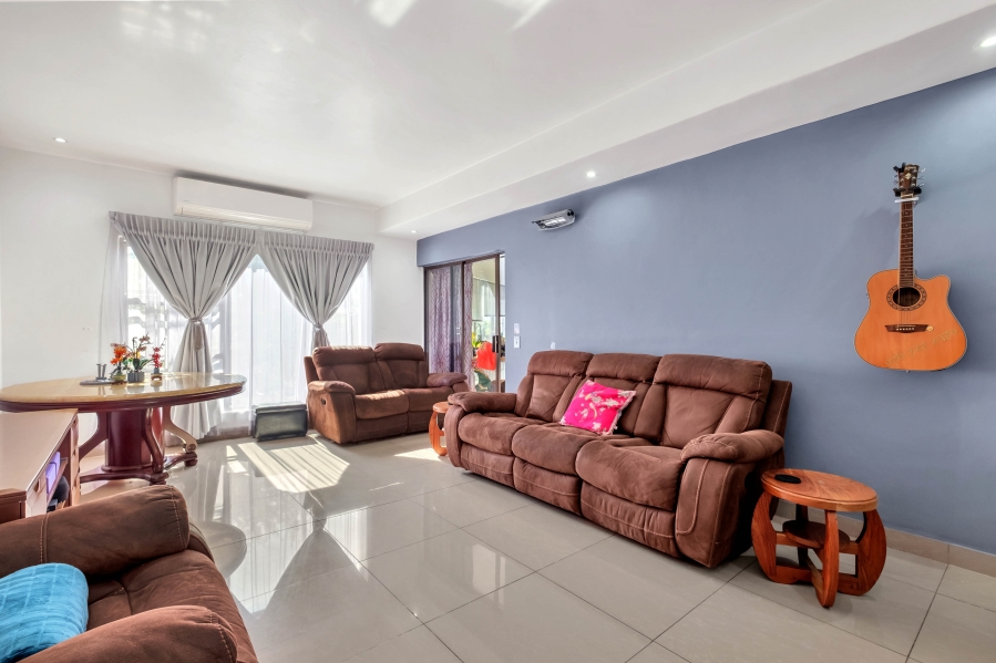3 Bedroom Property for Sale in Benmore Gardens Gauteng