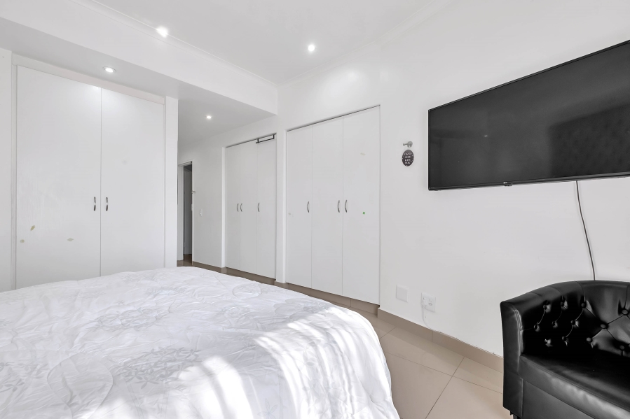 3 Bedroom Property for Sale in Benmore Gardens Gauteng
