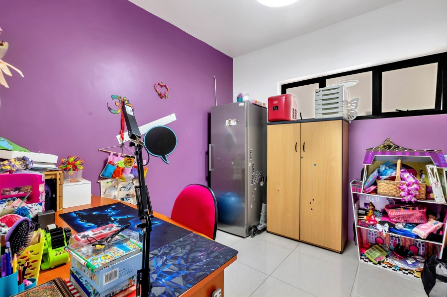3 Bedroom Property for Sale in Benmore Gardens Gauteng