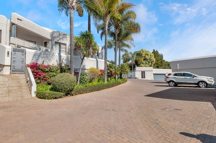 3 Bedroom Property for Sale in Benmore Gardens Gauteng