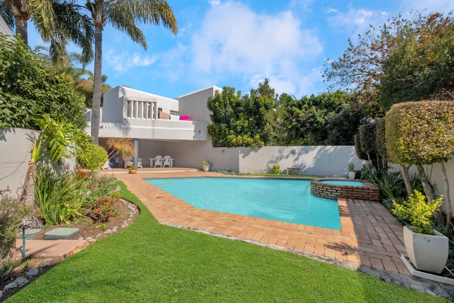 3 Bedroom Property for Sale in Benmore Gardens Gauteng
