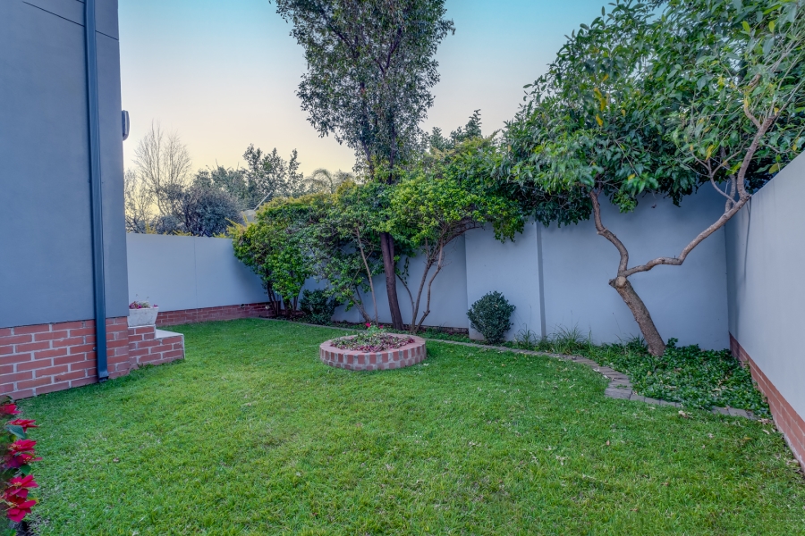 2 Bedroom Property for Sale in Broadacres Gauteng