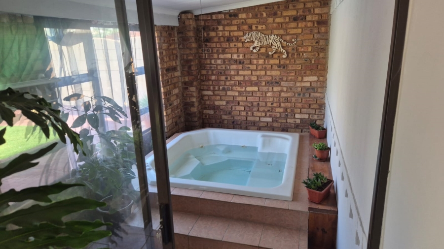 3 Bedroom Property for Sale in Brenthurst Gauteng