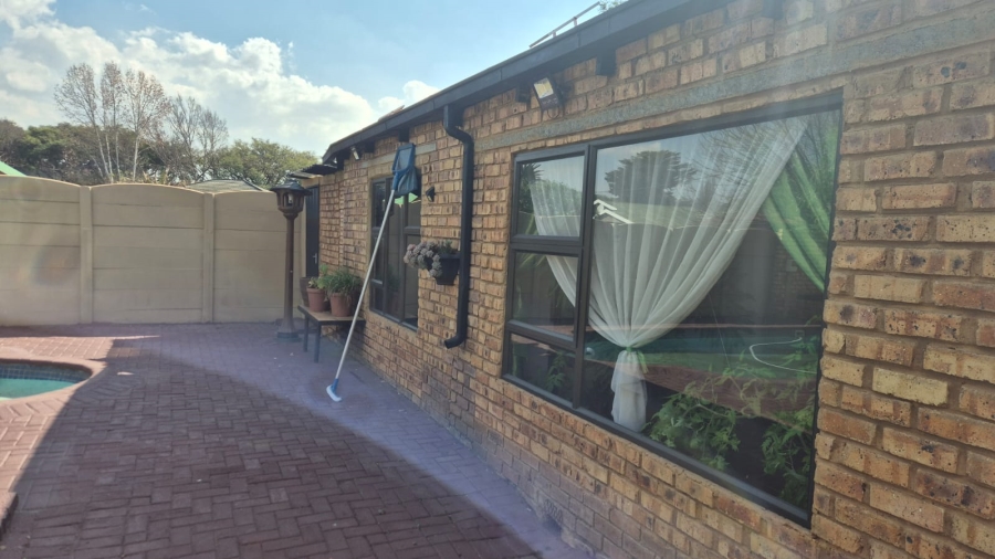 3 Bedroom Property for Sale in Brenthurst Gauteng