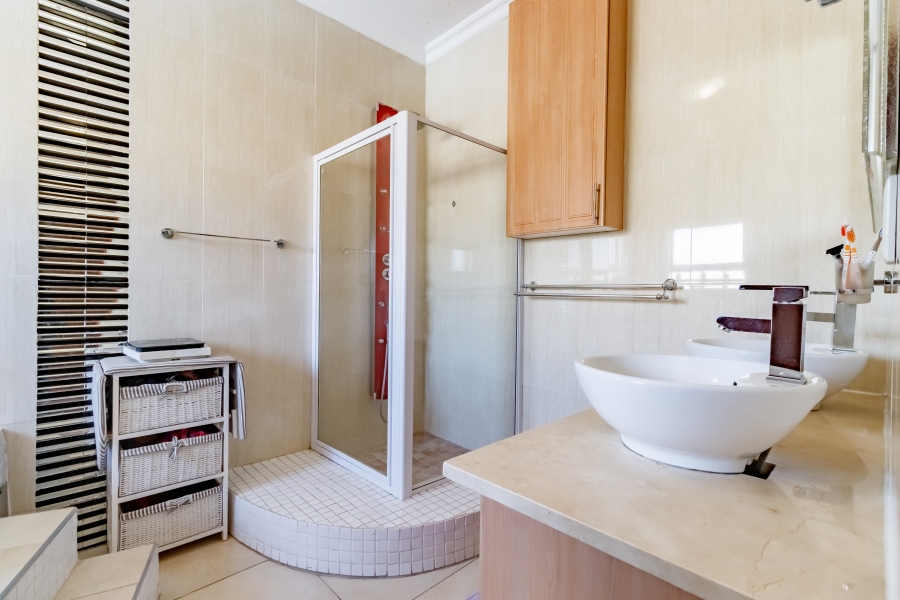 To Let 4 Bedroom Property for Rent in Midstream Estate Gauteng