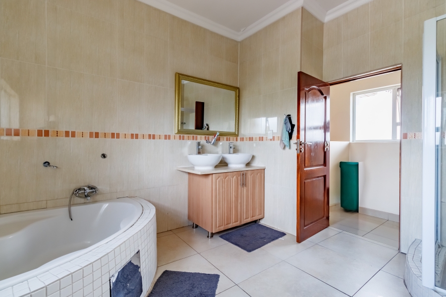 To Let 4 Bedroom Property for Rent in Midstream Estate Gauteng