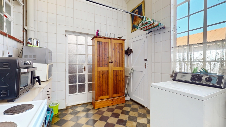 5 Bedroom Property for Sale in Plantation Gauteng