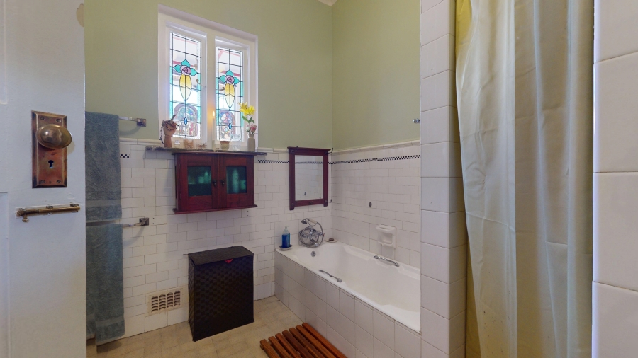 5 Bedroom Property for Sale in Plantation Gauteng