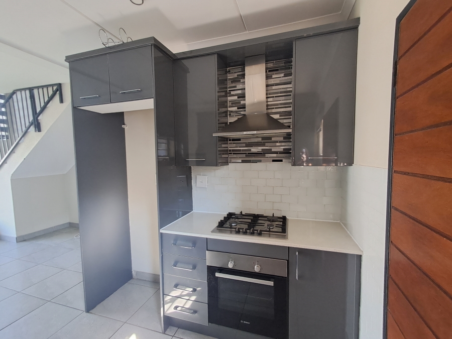 3 Bedroom Property for Sale in Albertsdal Gauteng