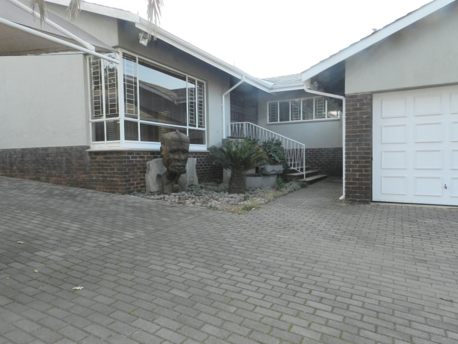To Let 3 Bedroom Property for Rent in Florida Park Gauteng
