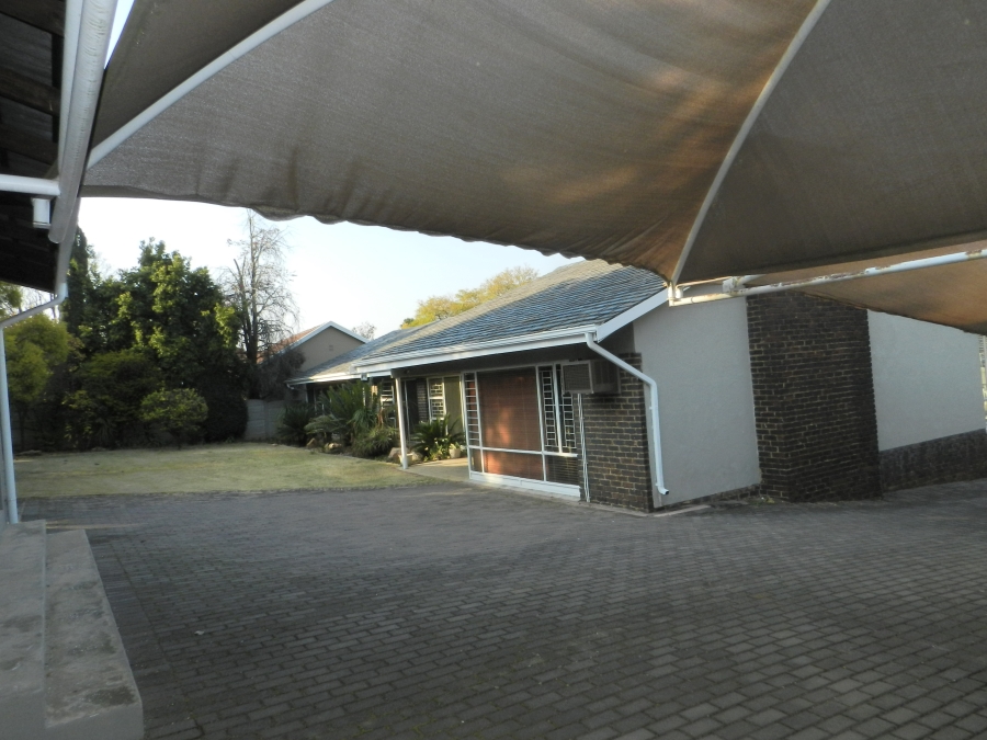To Let 3 Bedroom Property for Rent in Florida Park Gauteng