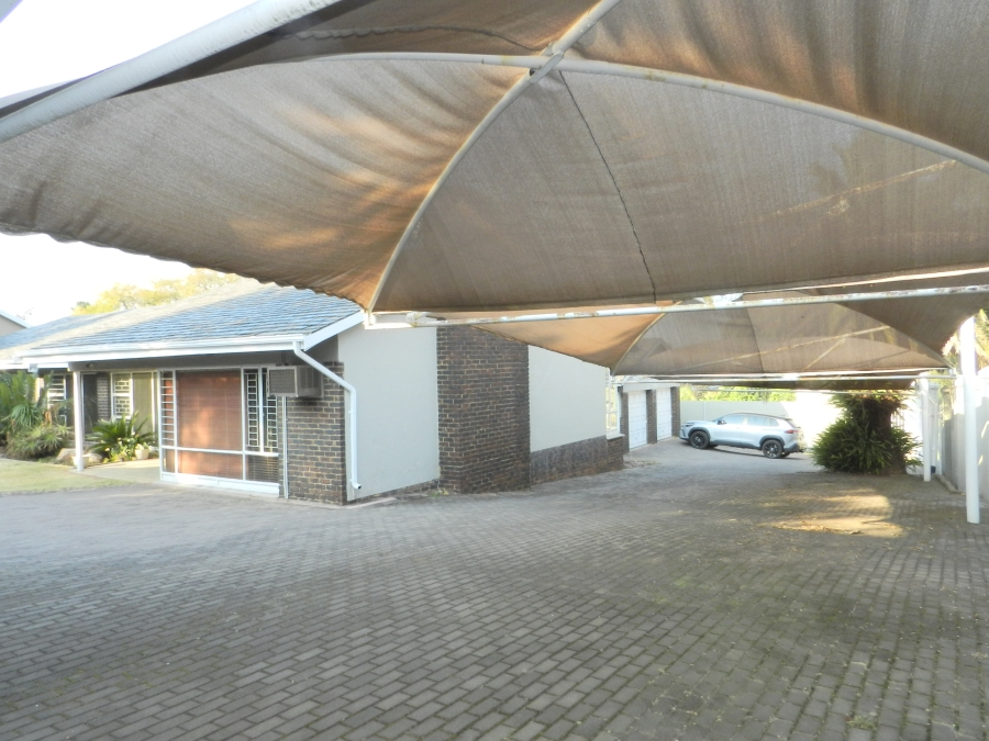 To Let 3 Bedroom Property for Rent in Florida Park Gauteng