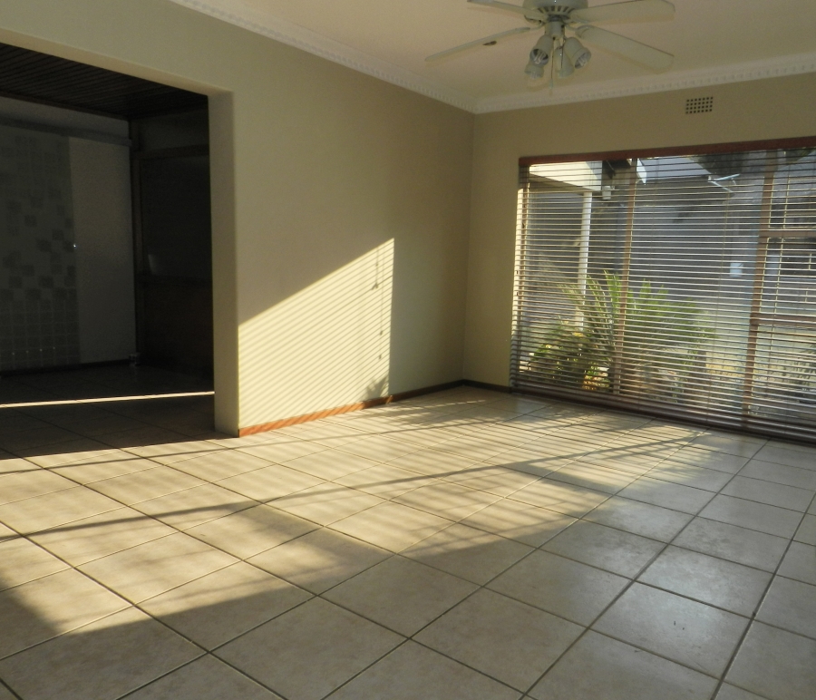 To Let 3 Bedroom Property for Rent in Florida Park Gauteng