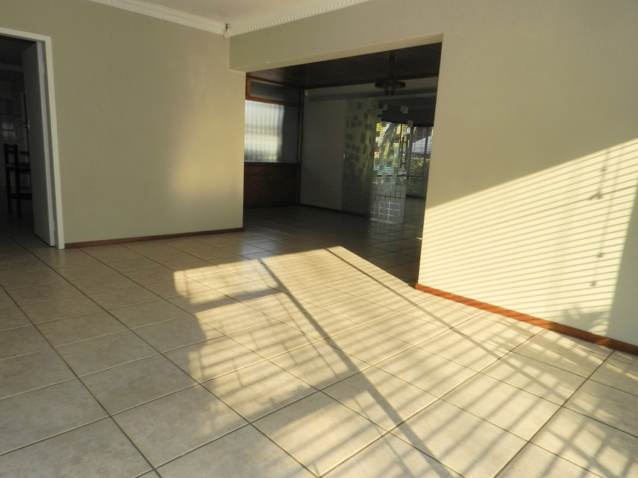 To Let 3 Bedroom Property for Rent in Florida Park Gauteng