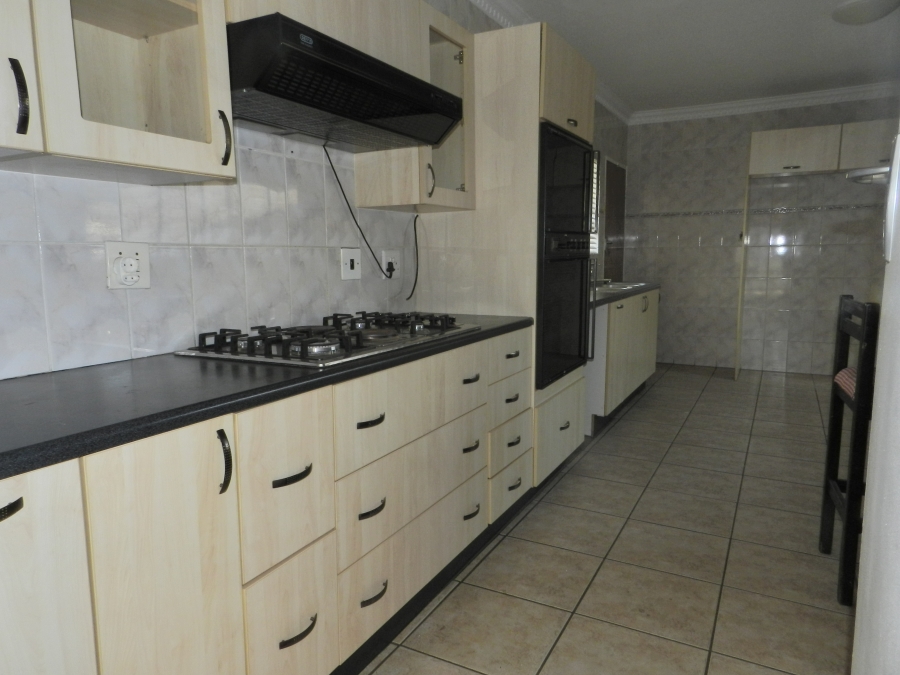 To Let 3 Bedroom Property for Rent in Florida Park Gauteng