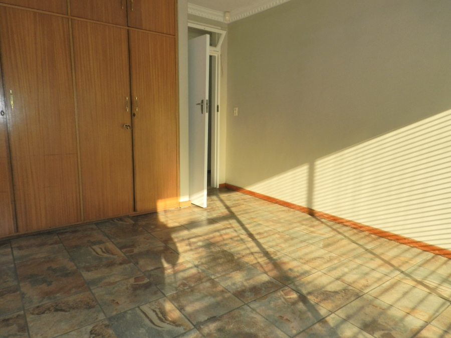 To Let 3 Bedroom Property for Rent in Florida Park Gauteng