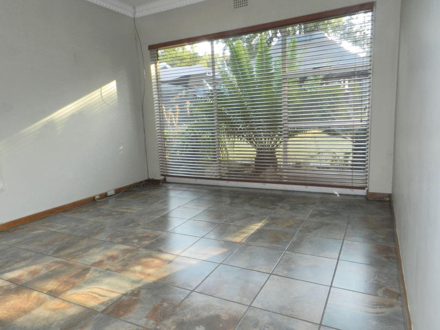 To Let 3 Bedroom Property for Rent in Florida Park Gauteng