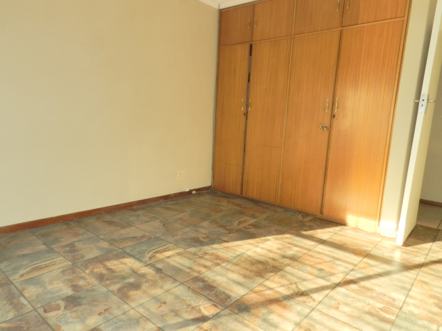 To Let 3 Bedroom Property for Rent in Florida Park Gauteng